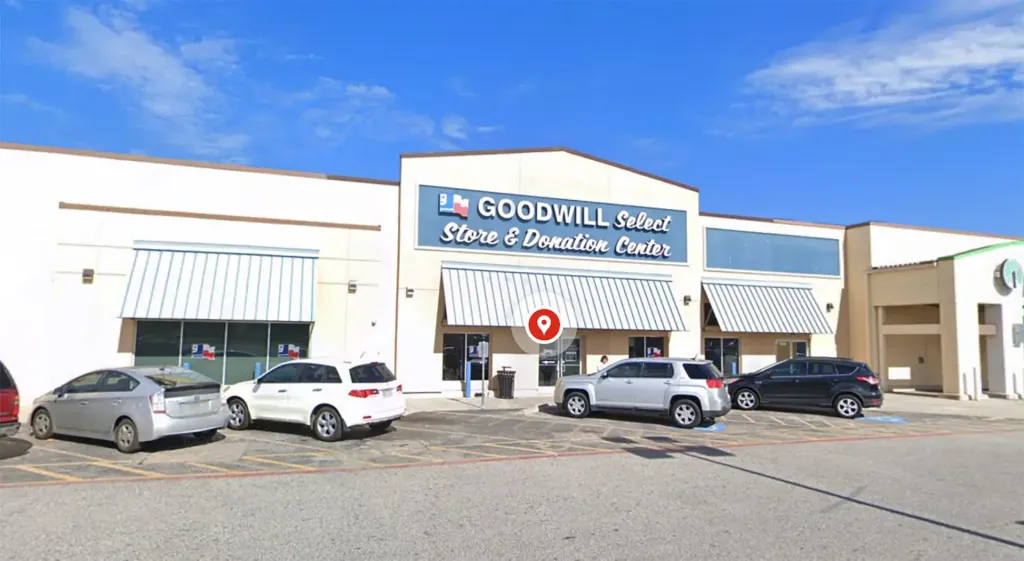 Goodwill Outlet Houston - Long Point